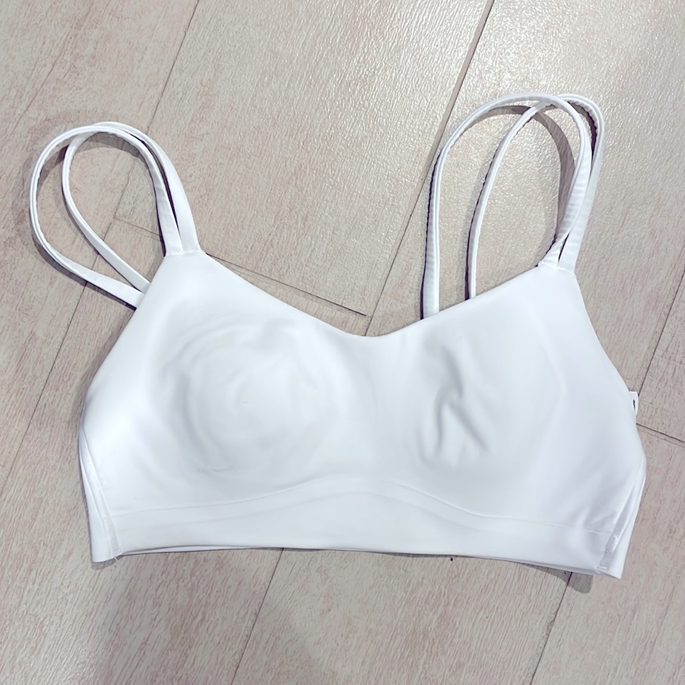 Lululemon athletic sports bra size 4